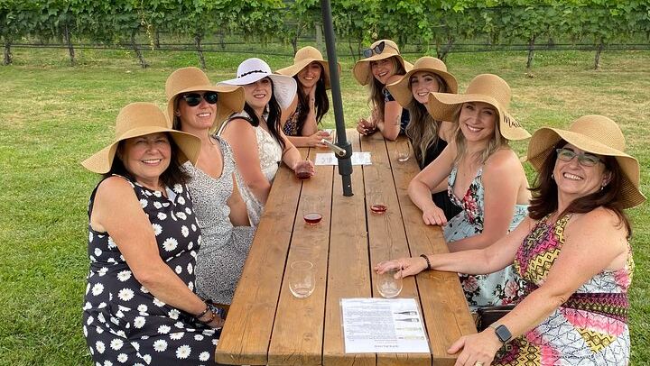 East Kelowna Half-Day Wine Tour: Historic Wineries and Orchard Roads, Tastings Included