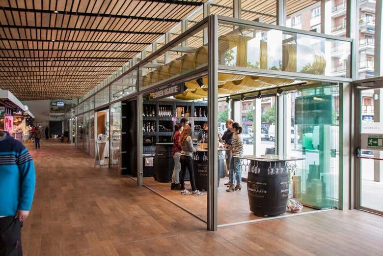 Eguren Ugarte Wine Tasting at Vitoria's Mercado de Abastos with Cheese or Cured Meats (2/6)