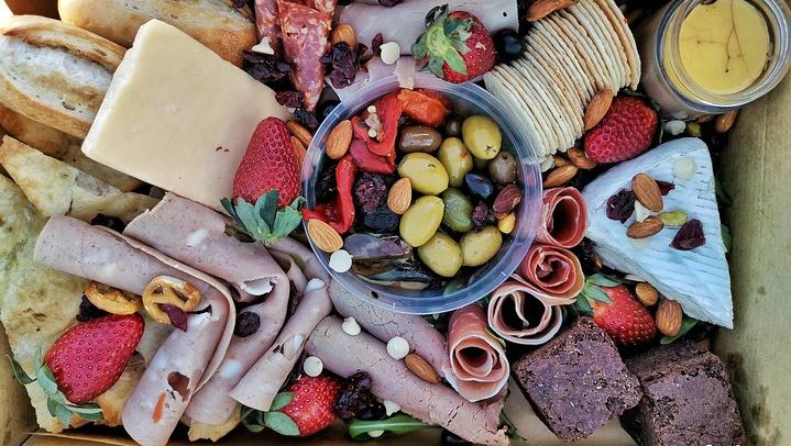 Uncork the Hunter by Two Fat Blokes: Cheese and Wine Masterclass, Mystery Wine Experiences (4/5)
