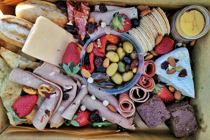 Uncork the Hunter by Two Fat Blokes: Cheese and Wine Masterclass, Mystery Wine Experiences (4/5)
