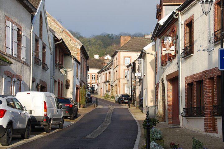 Private Champagne Tour from Paris, WSET 3 Guide: Sixth-Generation Grower, Moët & Chandon (10/11)