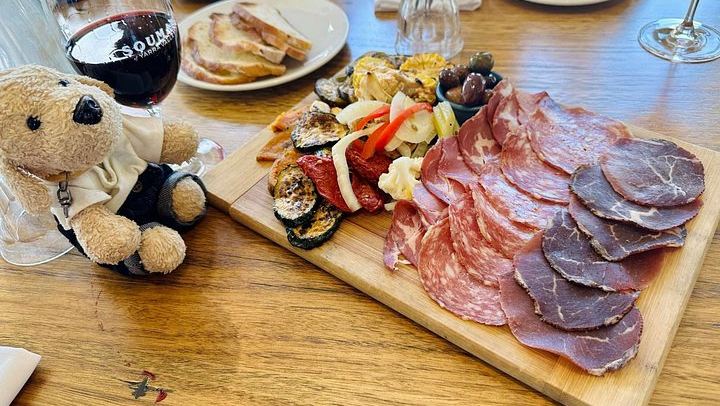 Yarra Valley Four-Winery Tour with Two-Course Lunch, Gin or Beer Upgrade (4/12)