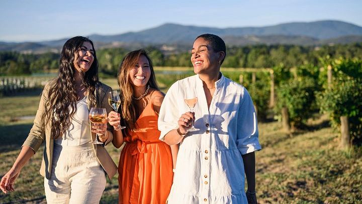 Yarra Valley Afternoon Tour: Chandon Sparkling, Cheese and Sunset Kangaroos, 12 Guests Max (1/12)