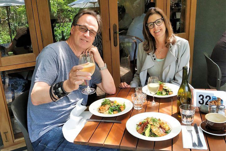 Marlborough Afternoon Wine Tour: Winery Lunch and Two Cellar Doors (10/12)