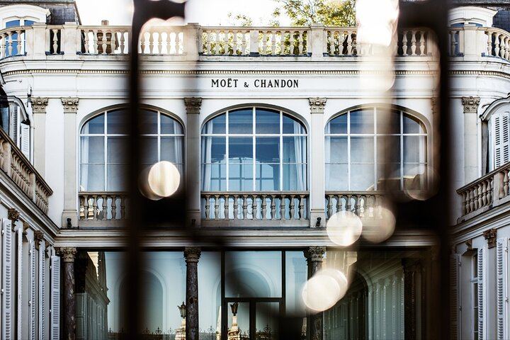 Private Champagne Day from Paris: Moët & Chandon Cellars, Pommery or Veuve Clicquot, Reims (4/6)
