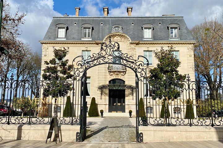 Private Mercedes Day Trip from Paris: Moët & Chandon, Veuve Clicquot, Hautvillers, Reims (8/12)