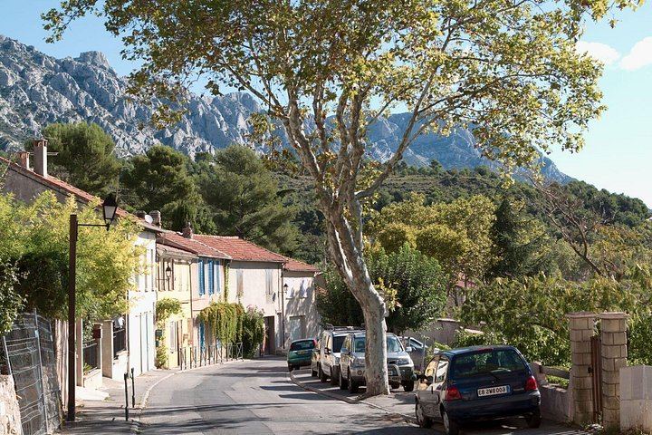 One Day in Provence: Vineyard Tasting, Puyloubier Pétanque Aperitif and Time in Aix (5/12)