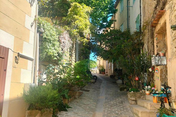 One Day in Provence: Vineyard Tasting, Puyloubier Pétanque Aperitif and Time in Aix (10/12)