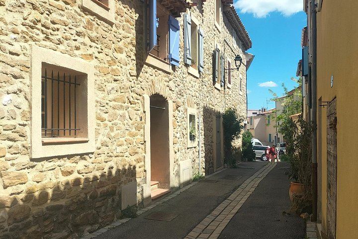 One Day in Provence: Vineyard Tasting, Puyloubier Pétanque Aperitif and Time in Aix (9/12)