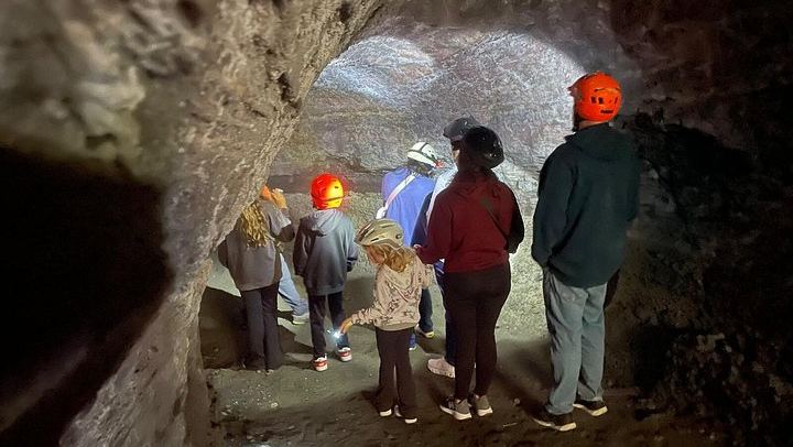 Etna 4x4 Jeep Tour with Lava Caves, Wine Tasting and Brunch, Catania and Taormina Pick-up (4/12)