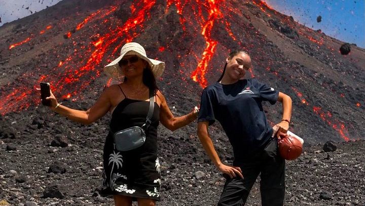 Etna 4x4 Jeep Tour with Lava Caves, Wine Tasting and Brunch, Catania and Taormina Pick-up (1/12)