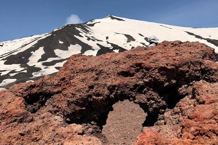 Etna 4x4 Jeep Tour with Lava Caves, Wine Tasting and Brunch, Catania and Taormina Pick-up (11/12)