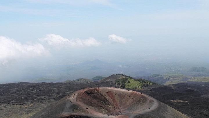 Private Etna Day Tour: Silvestri Craters, Honey Tasting and Winery Lunch with 4 Wines (2/12)