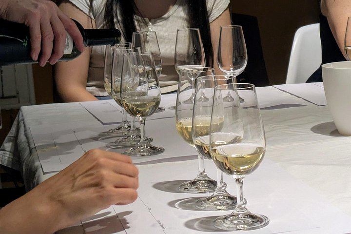 Barcelona Wine and Scent Tasting Designed by a Local Oenology PhD and Fragrance Specialist (1/7)