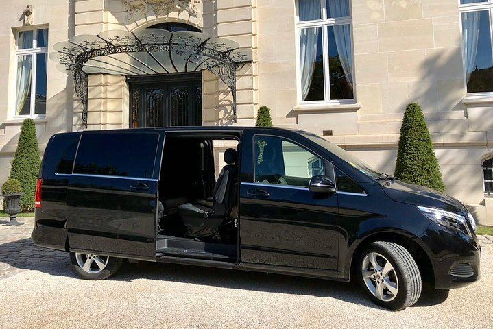 Private Mercedes Champagne Day: One Famous House, One Boutique Grower and Restaurant Lunch (5/12)
