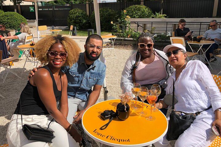 Private Mercedes Champagne Day: One Famous House, One Boutique Grower and Restaurant Lunch (8/12)