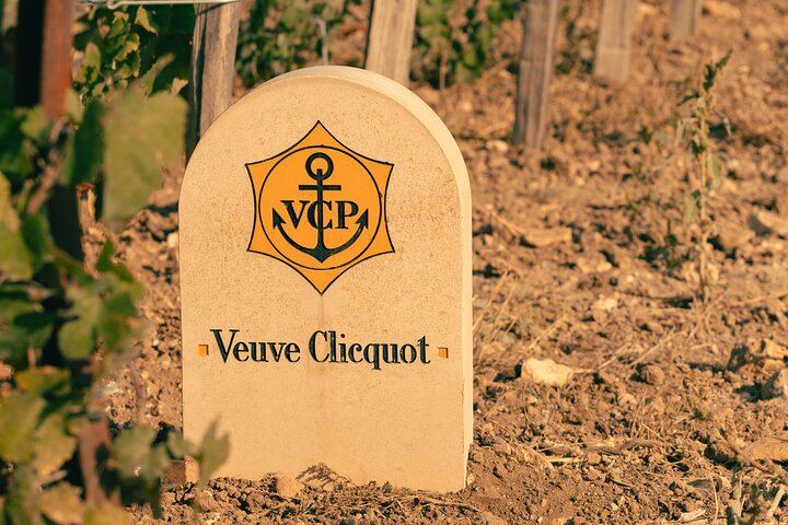 Private Mercedes Champagne Day: One Famous House, One Boutique Grower and Restaurant Lunch (6/12)