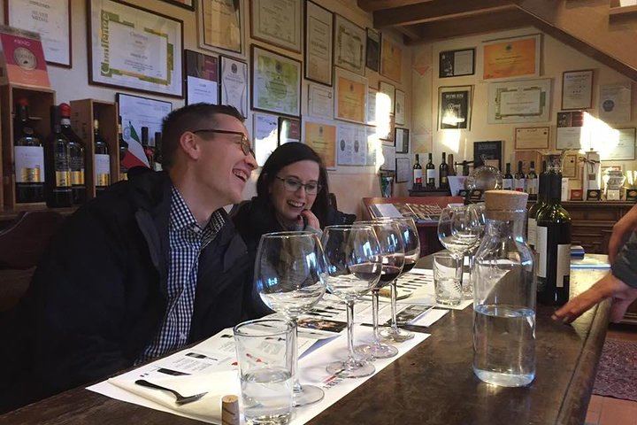 Private Tuscany Minivan Wine Tour: Three Sommelier-Picked Wineries and Pairing Lunch (7/12)