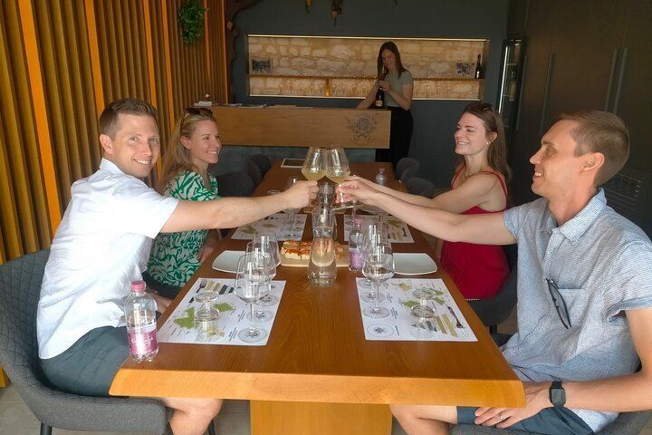 Single-Winery Prosecco Tasting from Venice: Sommelier Host, 4 Styles, Cheese Lunch (1/12)