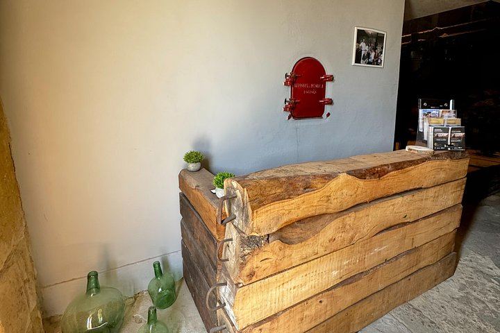 Samaniego Family Winery Visit with Old Cellar Tunnels and Tasting, Rioja Alavesa (1/6)