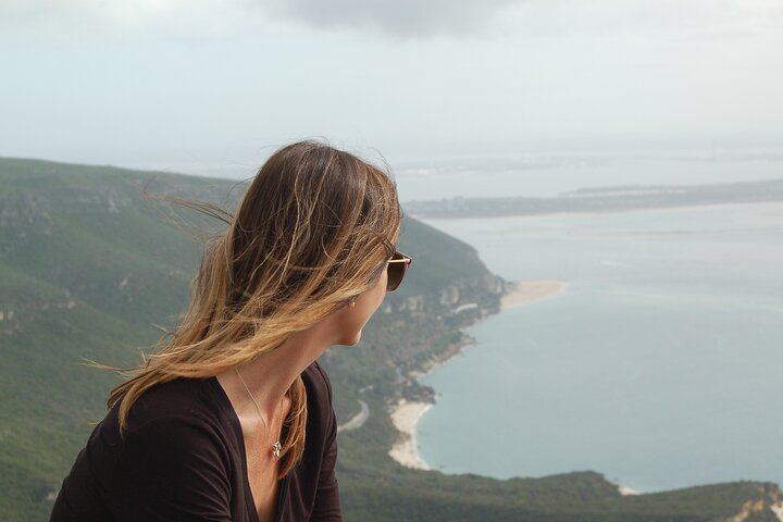 Private Half-Day Sesimbra Tour: Moorish Castle, Bacalhôa Wines and Hilltop Swing (11/12)