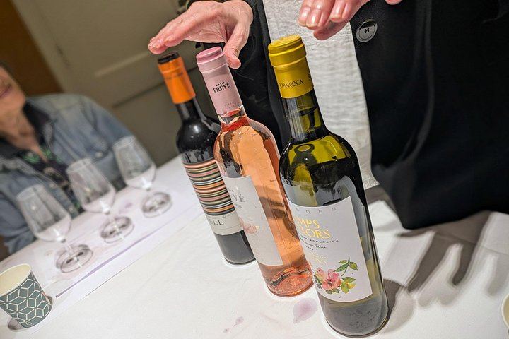 Barcelona Wine and Scent Tasting Designed by a Local Oenology PhD and Fragrance Specialist (2/7)