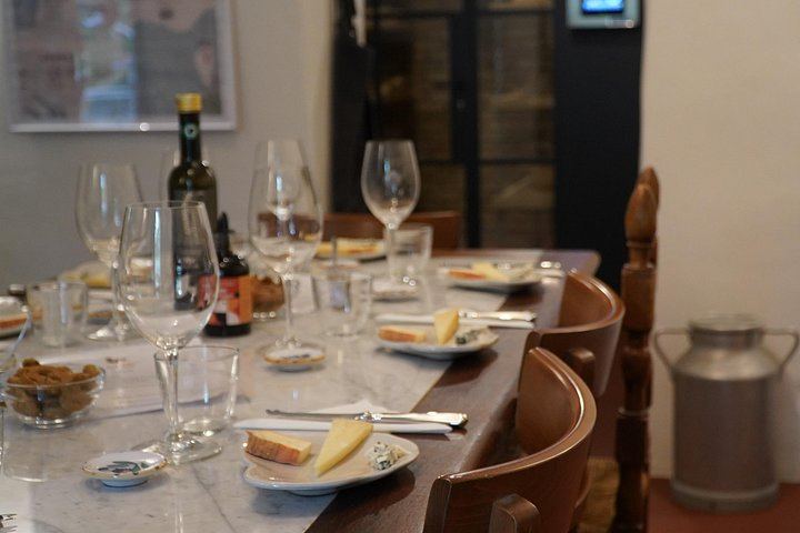 Organic and Biodynamic Wine, Olive Oil and Lunch Day in Chianti Classico, Max 8 Guests (3/12)