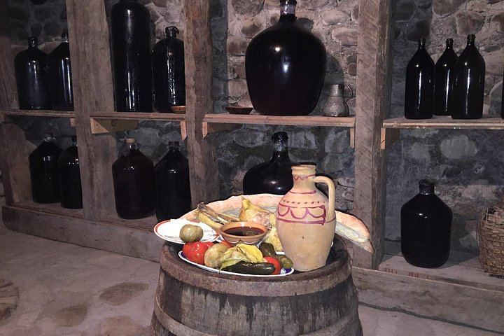 Private Kakheti Tour: Manavi Fortress, Vellino Family Cellar and Home-Cooked Lunch (9/12)