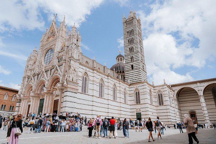 WalksDevour Small-Group Tuscany Day Trip: Chianti Farm Lunch, San Gimignano and Siena (10/12)