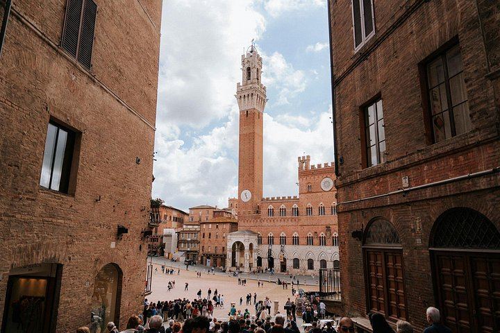 WalksDevour Small-Group Tuscany Day Trip: Chianti Farm Lunch, San Gimignano and Siena (8/12)