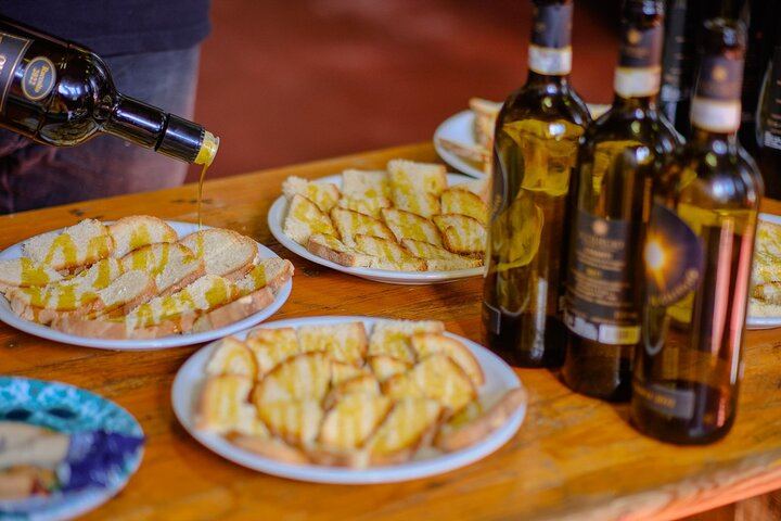 Florence Half-Day Chauffeured Chianti Drive by Mercedes, with Greve and Optional Tasting (5/12)