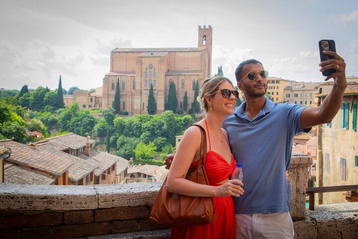 Towns of Italy Afternoon Tour from Florence: Siena, San Gimignano and Winery Dinner (12/12)