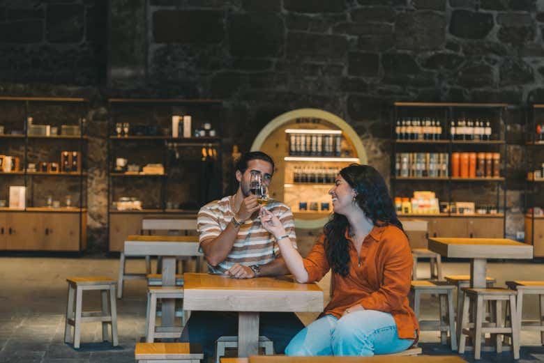 Fonseca Winery Tour in Vila Nova de Gaia with Fado Show and Terrace Dinner at WOW (2/7)