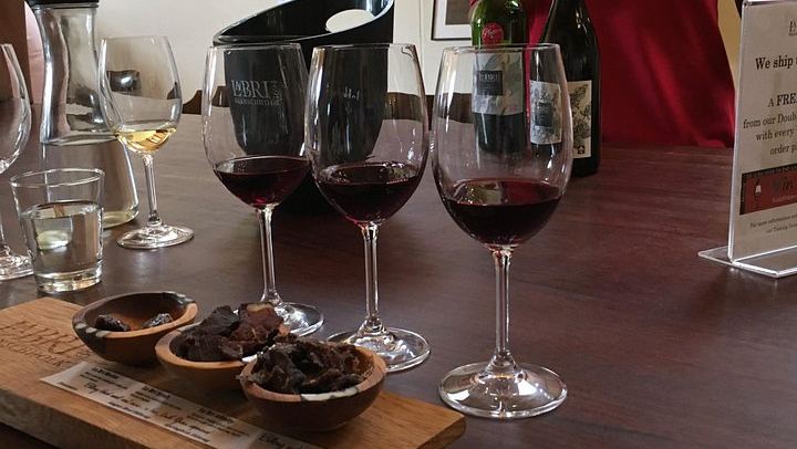 Private Half-Day Sip & Cycle in Franschhoek, Wine Pairing (2/12)