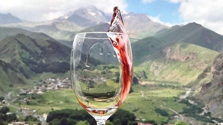 Kakheti Day Tour from Tbilisi: Family Wine Cellar, Bodbe, Sighnaghi and Shoti Bread (1/12)