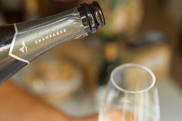 Nice Fine French Wine Tasting at VinoLove: Bordeaux, Burgundy, Champagne and More (4/7)