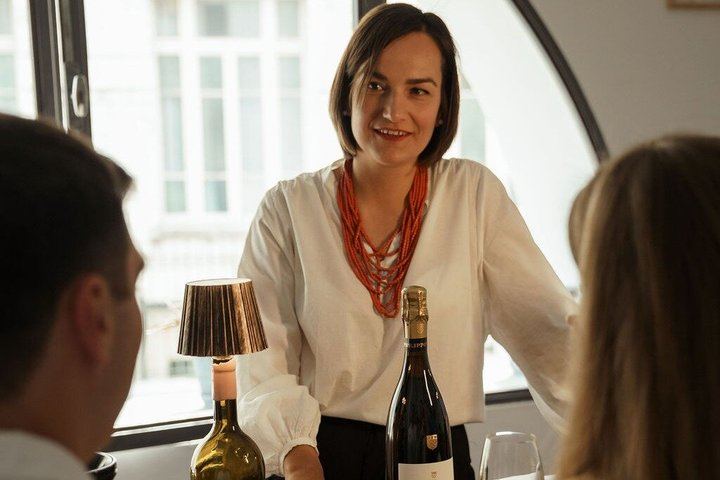 French Wine Tasting in Nice at the VinoLove Studio: 8 Wines from across France (5/7)