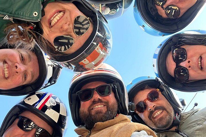 Aix-en-Provence Vintage Sidecar Ride on the Cézanne Road with Vineyard Tasting, 2 Hours (4/12)