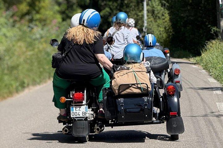 Aix-en-Provence Vintage Sidecar Ride on the Cézanne Road with Vineyard Tasting, 2 Hours (6/12)