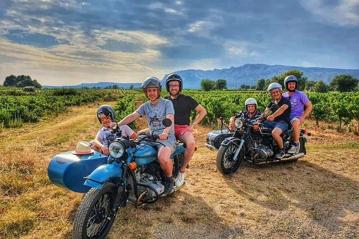 Aix-en-Provence Vintage Sidecar Ride on the Cézanne Road with Vineyard Tasting, 2 Hours (3/12)