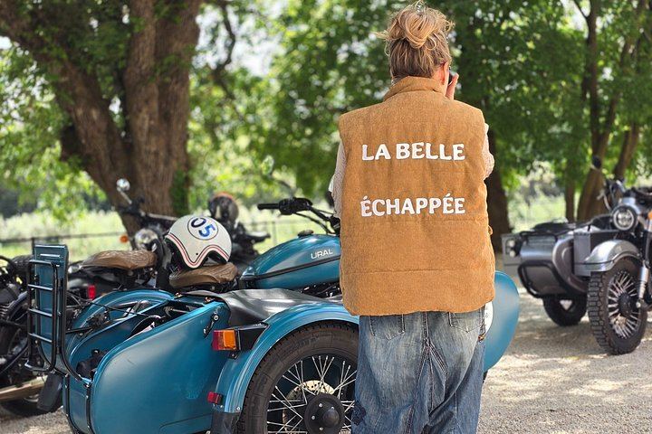Aix-en-Provence Vintage Sidecar Ride on the Cézanne Road with Vineyard Tasting, 2 Hours (5/12)