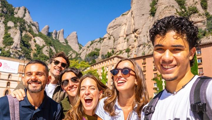Barcelona Half-Day Small-Group Trip to Montserrat Monastery with Winery Tapas Lunch (3/12)
