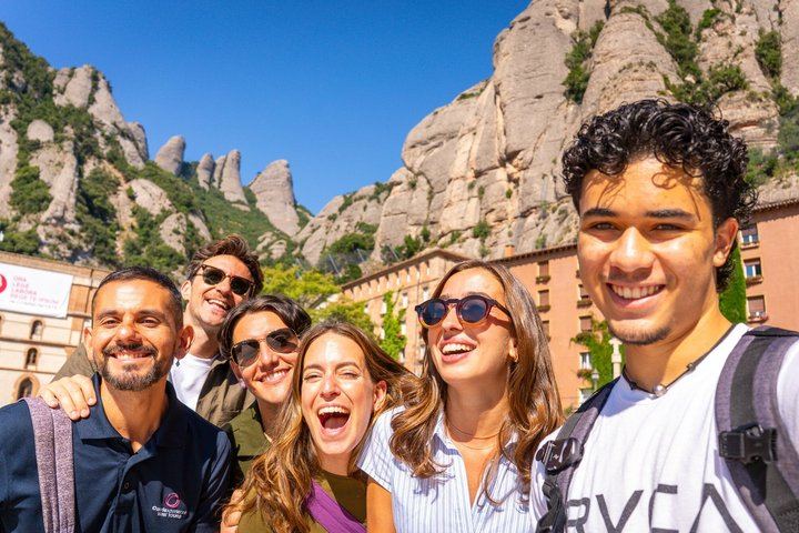 Barcelona Half-Day Small-Group Trip to Montserrat Monastery with Winery Tapas Lunch (3/12)