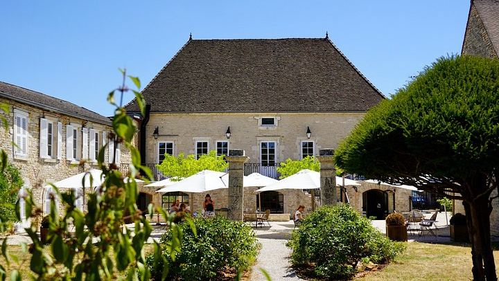 Full-Day Burgundy Wine Tour from Beaune: Charcuterie Pairing, Montrachet and Family Winery (1/12)