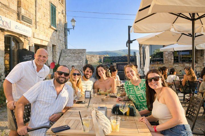 Chianti Wine Tour from Florence: Two Wineries and a Monteriggioni or San Gimignano Stop (6/12)