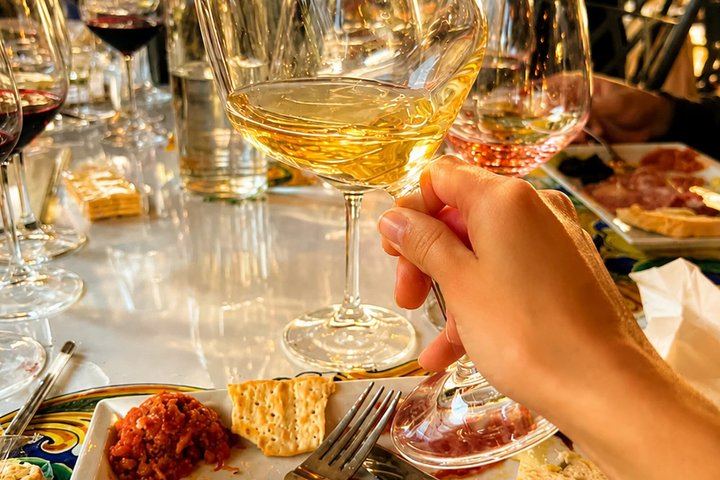 Chianti Wine Tour from Florence: Two Wineries and a Monteriggioni or San Gimignano Stop (11/12)