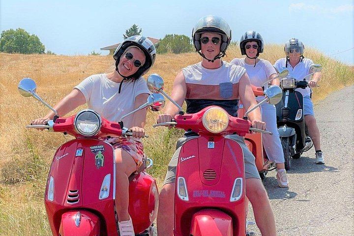 Small-Group 50cc Vespa Day near San Gimignano with Three-Course Lunch at a Winery (12/12)