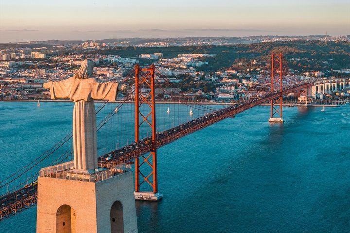 Private Sesimbra Castle and Cabo Espichel Day from Lisbon with Azeitão Wine (9/12)