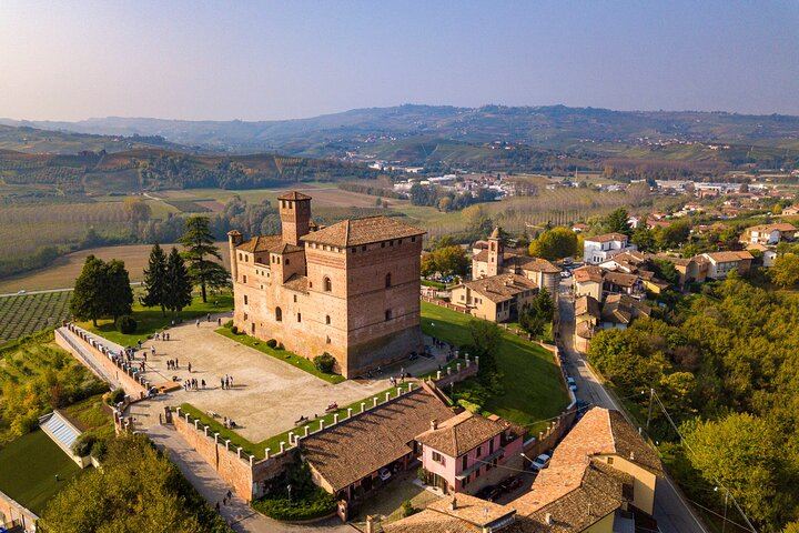 Barolo Wine Day Trip from Milan with a Private Driver in a Luxury Car, Two Wineries (6/12)