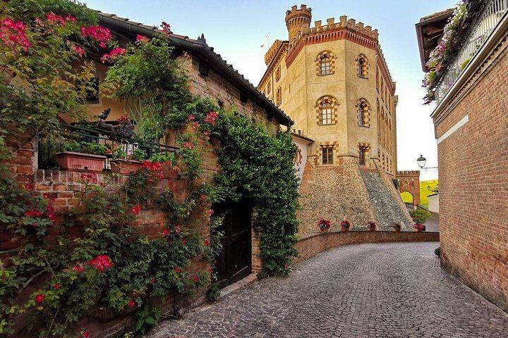 Small-Group Day Trip from Milan: La Morra, Grinzane Cavour Castle and Barolo Wine Cellars (4/12)
